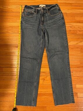 The 90s Straight Mid Rise Curve Love